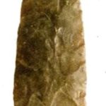 Орудие из кремня (возраст 20 000 лет)